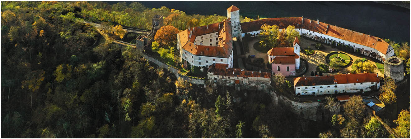 Kniha  Jizni Morava - Libor Svacek  - vydani 1 , rok 2011 Photographer: Libor Svacek; box fotosvacek cz; Mobile: +420 602428001; 