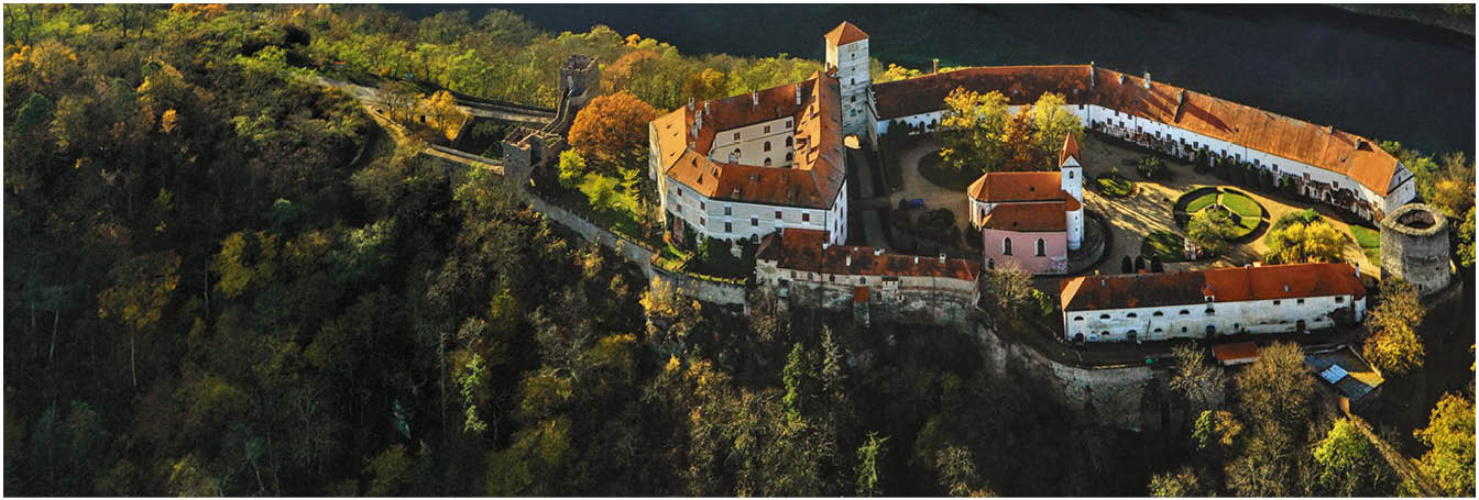 Kniha  Jizni Morava - Libor Svacek  - vydani 1 , rok 2011 Photographer: Libor Svacek; box fotosvacek cz; Mobile: +420 602428001; 