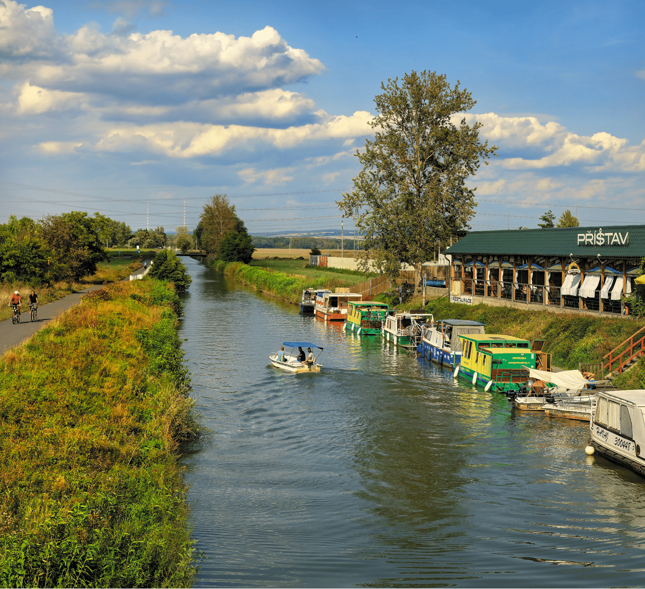 Kniha  MORAVA BEST - Libor Sv  ek  - 1  vyd n  2018 2019 Photographer: Libor Svacek; box fotosvacek cz; Mobile: +420 602428001; 